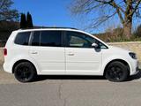 Volkswagen Touran 1.6 TDI Highline BlueMotion 5-Sitzer - Volkswagen Touran aus 2011: Bluemotion