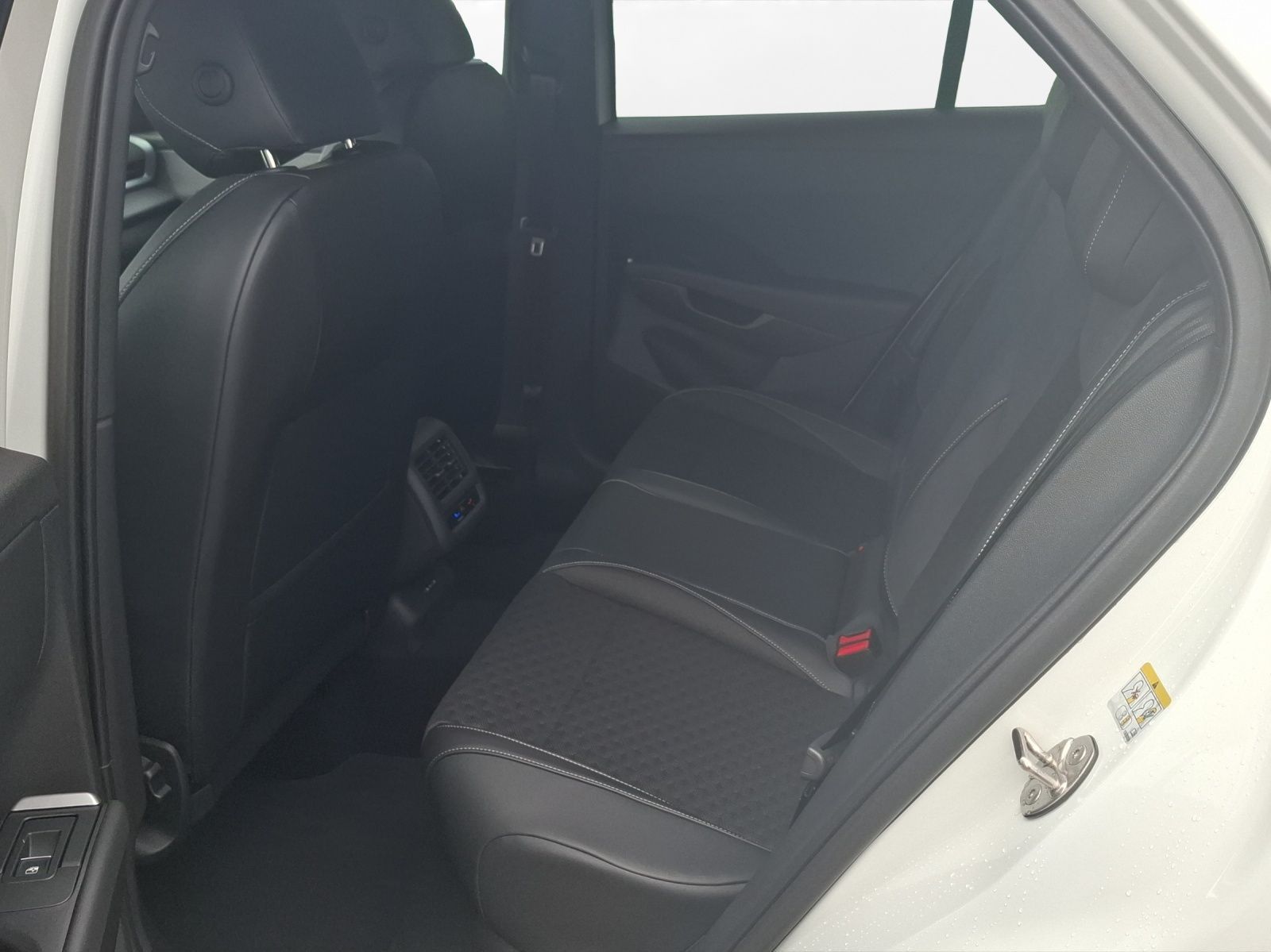 Volkswagen T-Roc - Bild 4