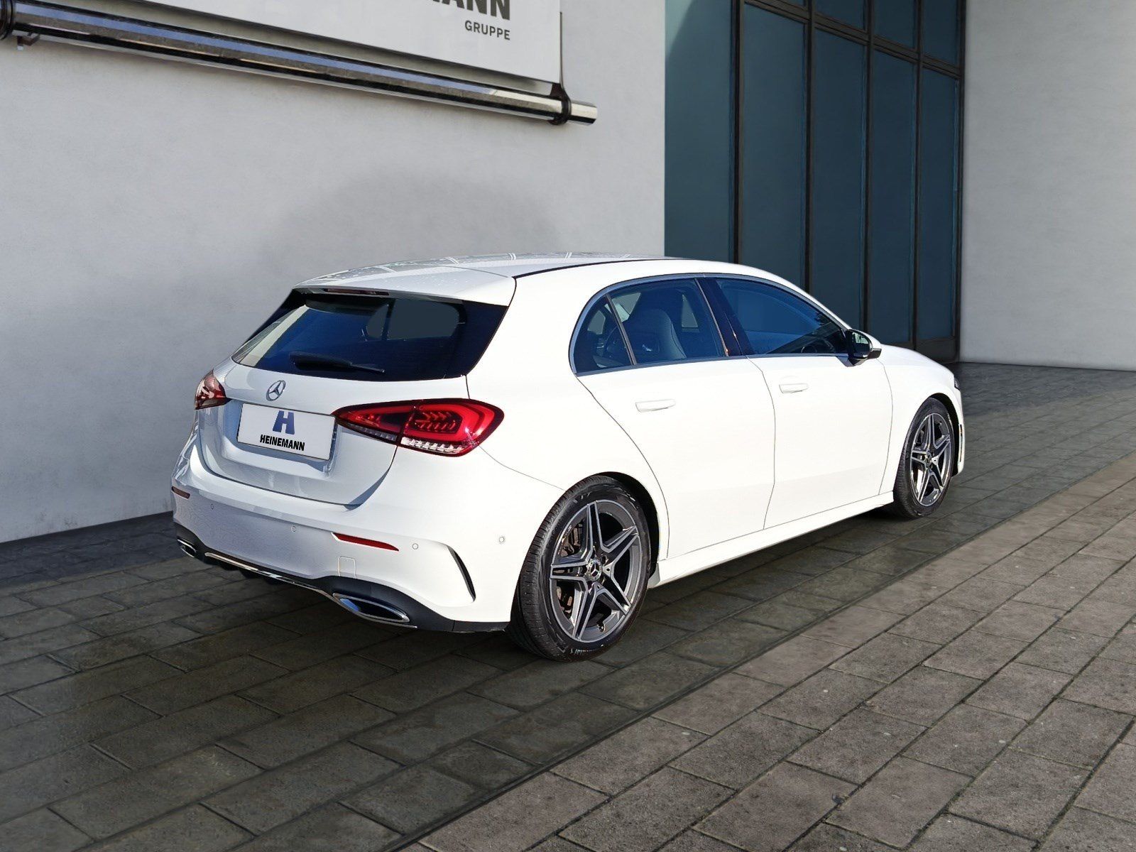 Mercedes-Benz A 200 d 4Matic AMG Allrad NAVI LED SH 18 Zoll T foto 5