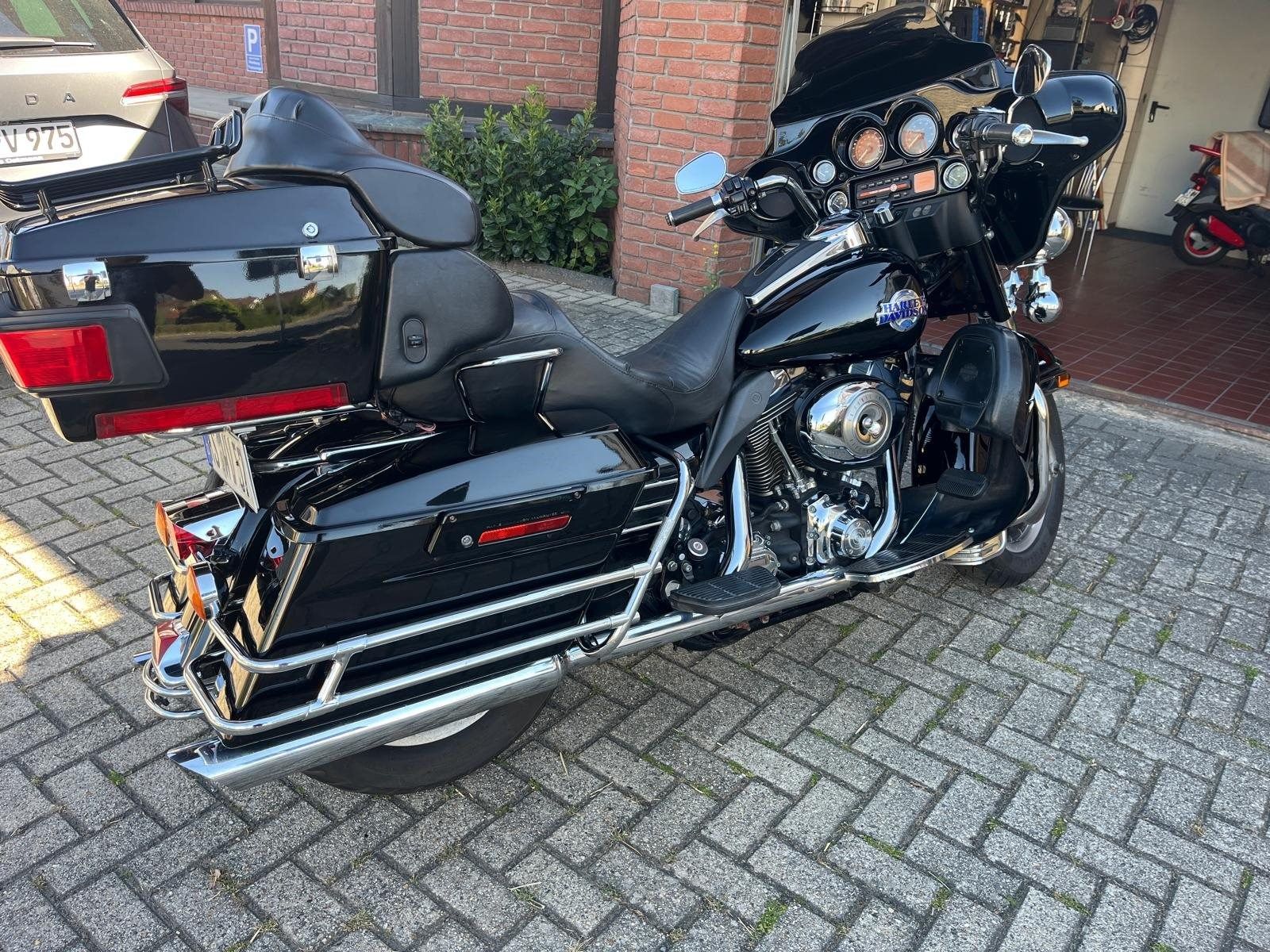 Fahrzeugabbildung Harley-Davidson Electra Glide Ultra Classic FLHTCU sofort