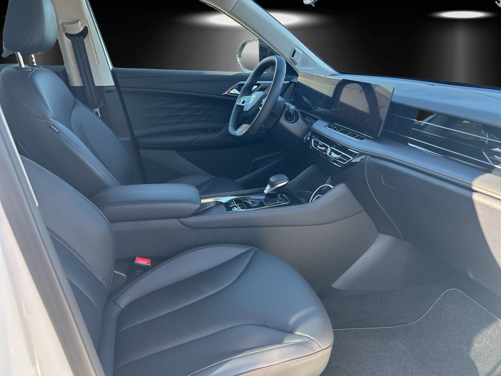 Fahrzeugabbildung MG MG HS Luxury AT