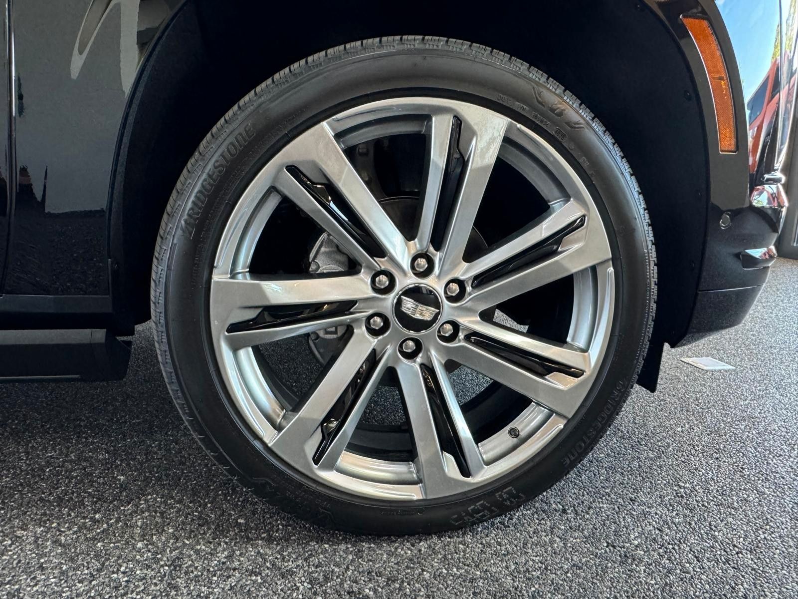 Fahrzeugabbildung Cadillac 2026 ESCALADE SPORT PLATINUM 6.2 V8-24"-ABV EXEC