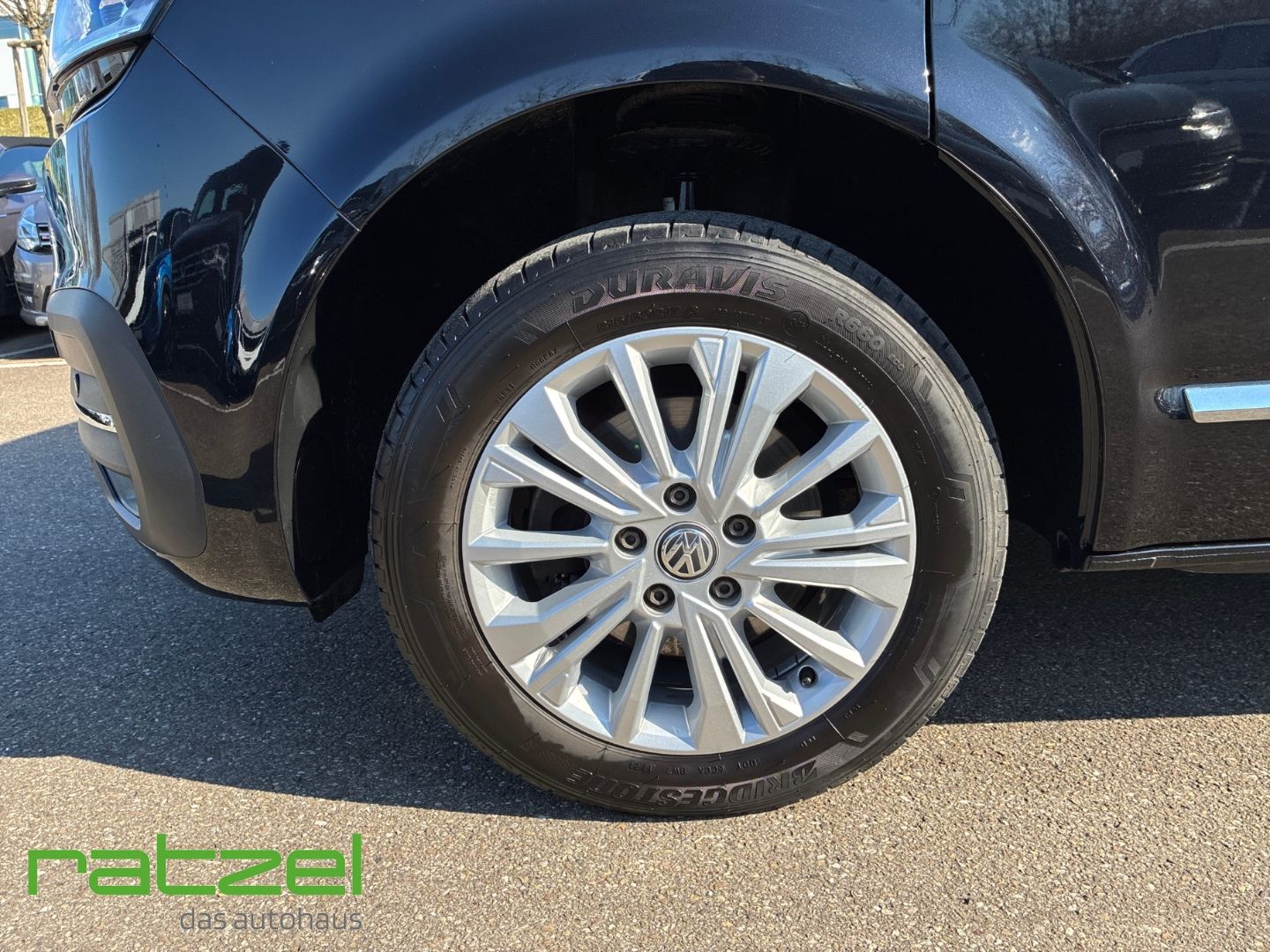 Fahrzeugabbildung Volkswagen T6.1 Multivan Generation Six TDI Navi AHK Leder