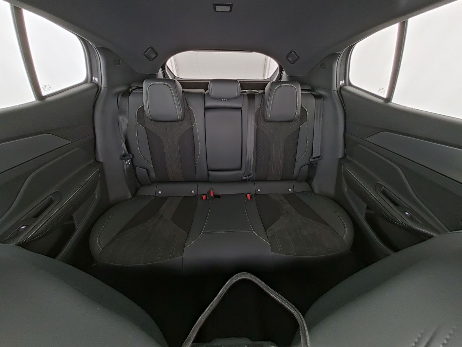 Peugeot 408 - Bild 18