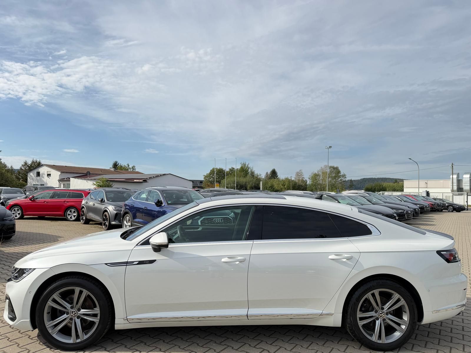 Volkswagen Arteon Lim R-Line IQ.Drive Navi AHK HUD Pano Par foto 2