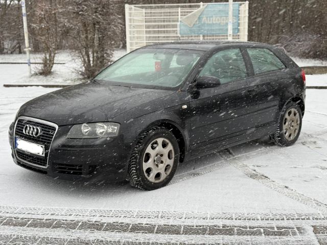 Audi A3 1.6 Attraction SHZ