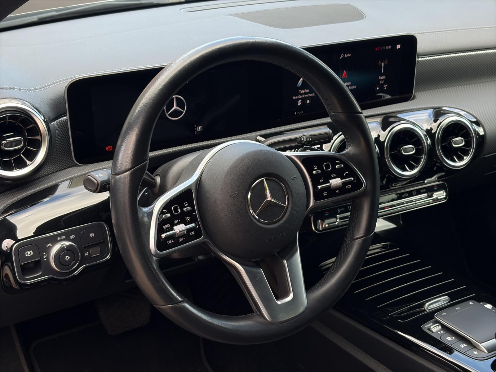 Mercedes-Benz CLA 180d Shooting Brake MBUX/Kamera, миниатюра 11