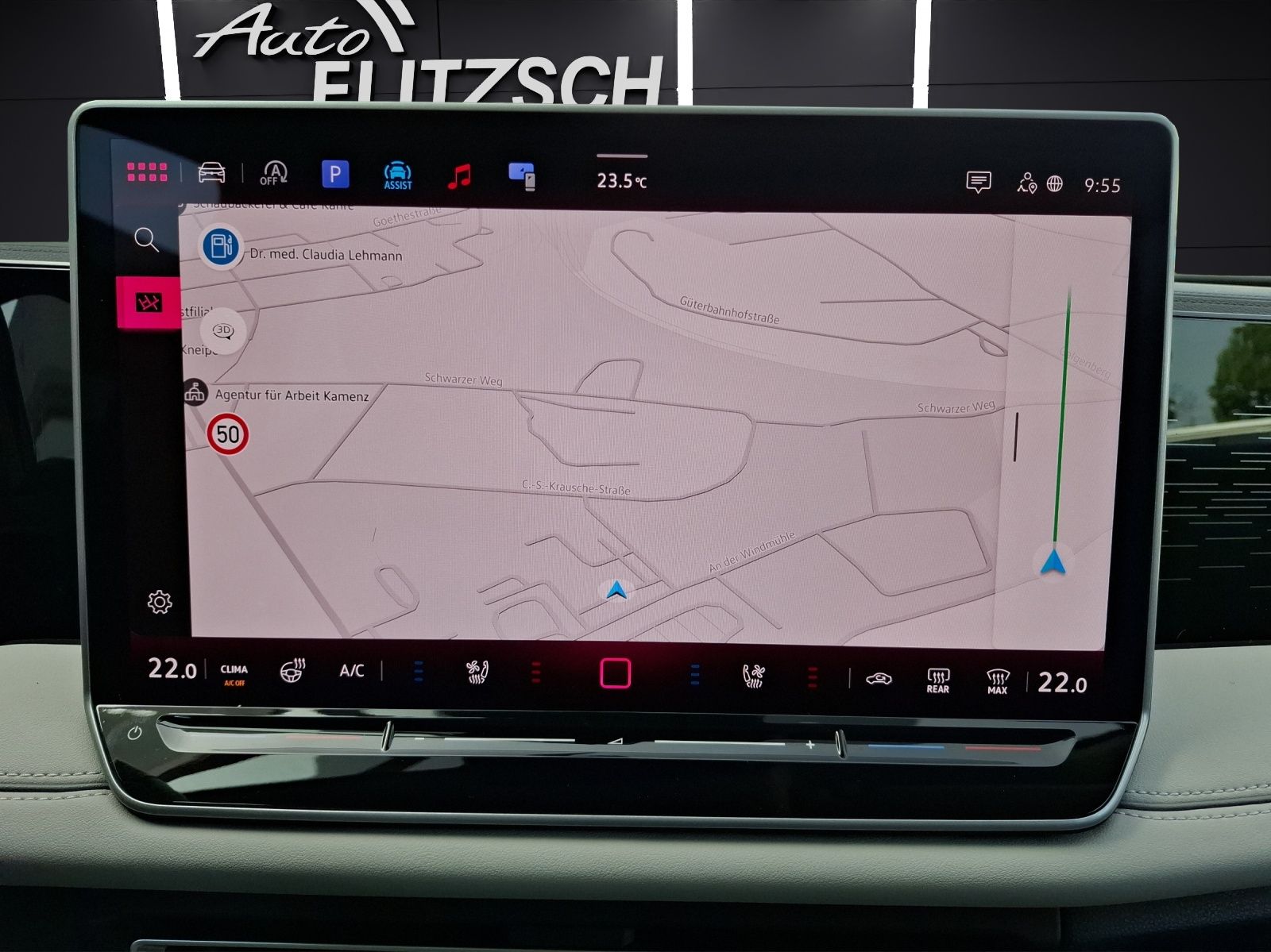 Fahrzeugabbildung Volkswagen Tiguan TDI Elegance DSG Matrix STH AHK Navi Pano