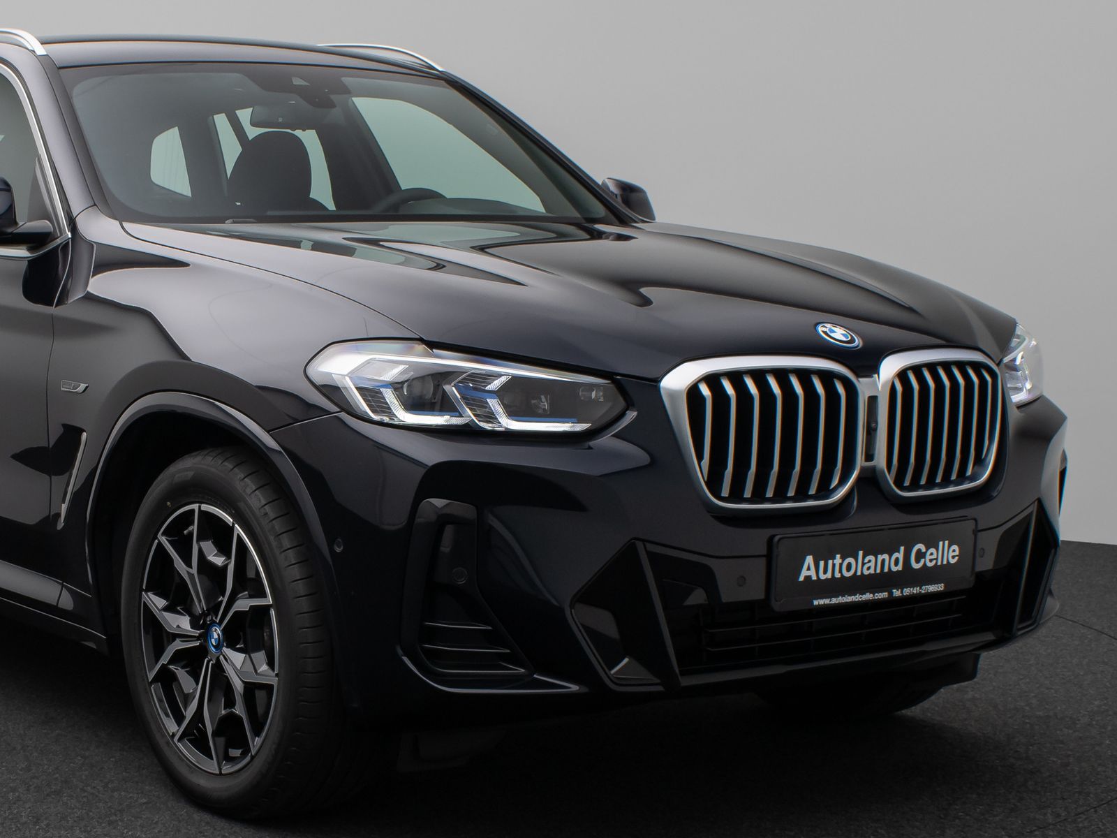 Fahrzeugabbildung BMW X3 xD30e M Sport 360°Laser HUD DAB HiFi Komfort