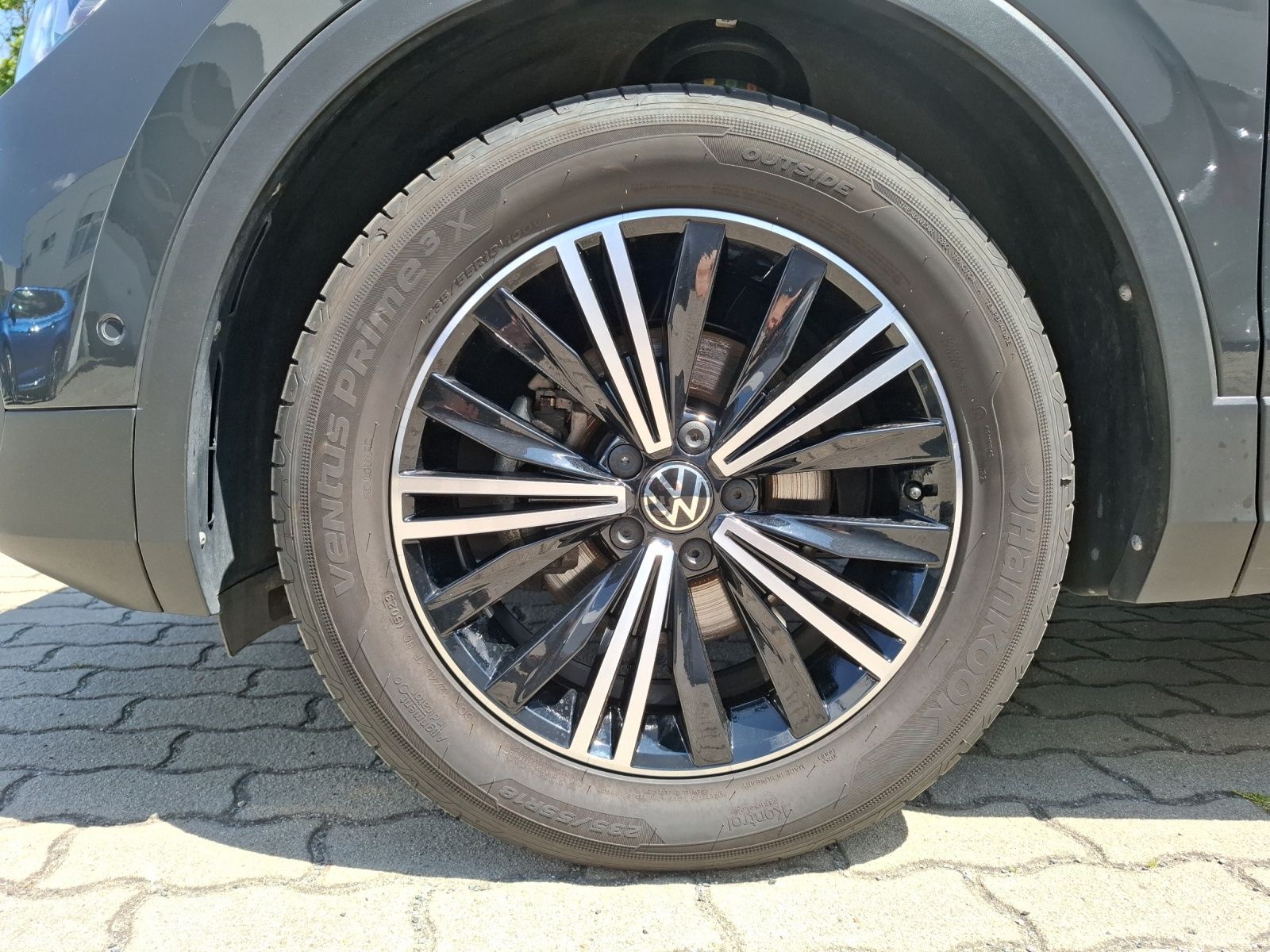 Fahrzeugabbildung Volkswagen Tiguan TDI Move DSG STH Matrix AHK Navi AID ACC