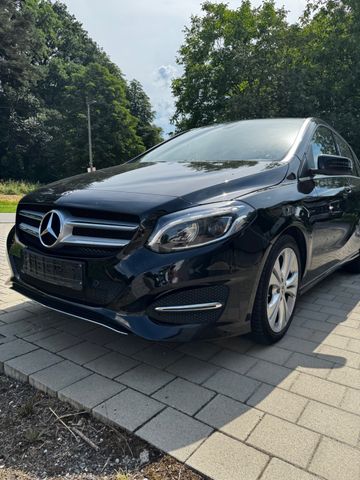 MERCEDES-BENZ B 180 DCT -