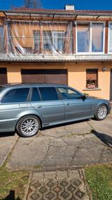 BMW 530i touring - - BMW 530: Grün