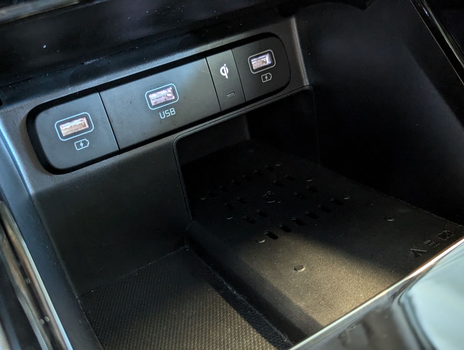 KIA Sorento Spirit 4WD Plug-In Hybrid ACC BOSE 360° - Image 32