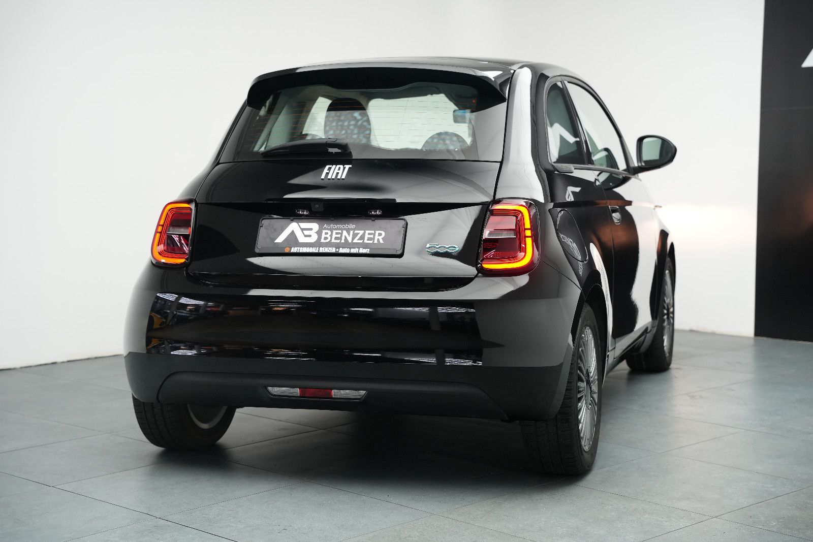 Fahrzeugabbildung Fiat 500e Icon *Navigation*Klima*Alexa*TOP