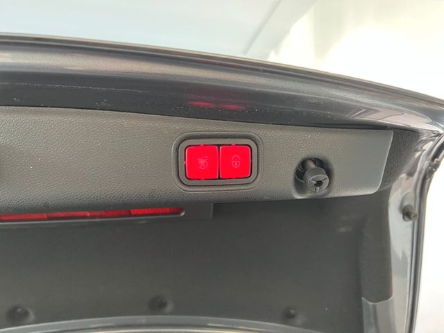 Fahrzeugabbildung Mercedes-Benz E 63 S AMG 4Matic+/Sthzg/Memory/Burmester 3D
