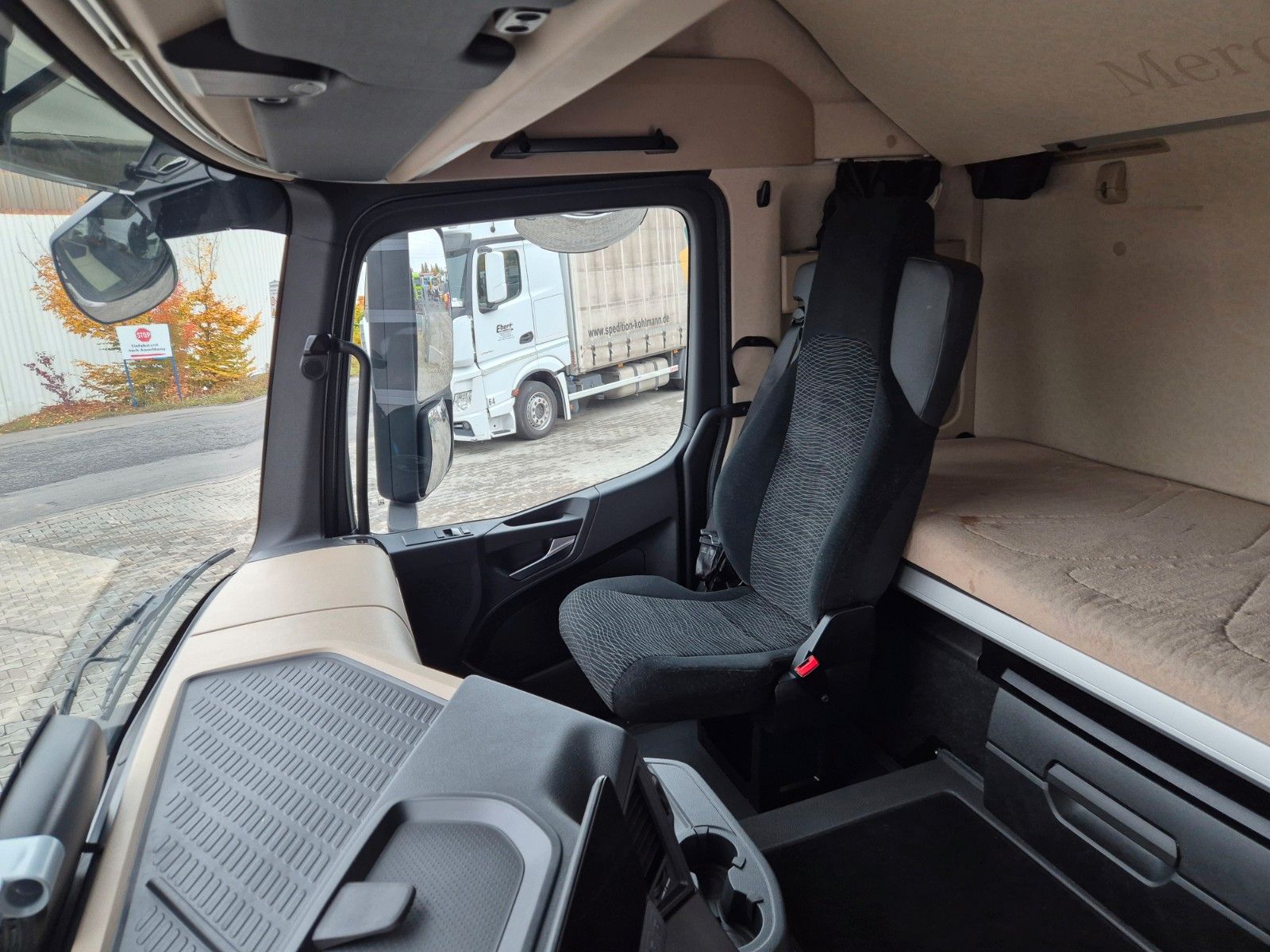 Fahrzeugabbildung Mercedes-Benz Actros 1845 LS Öl-Retarder Navi PPC 2x Bett