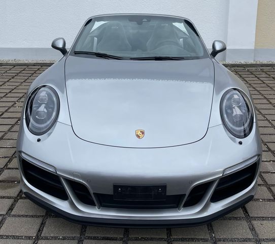 Porsche 911 Carrera GTS Cabriolet