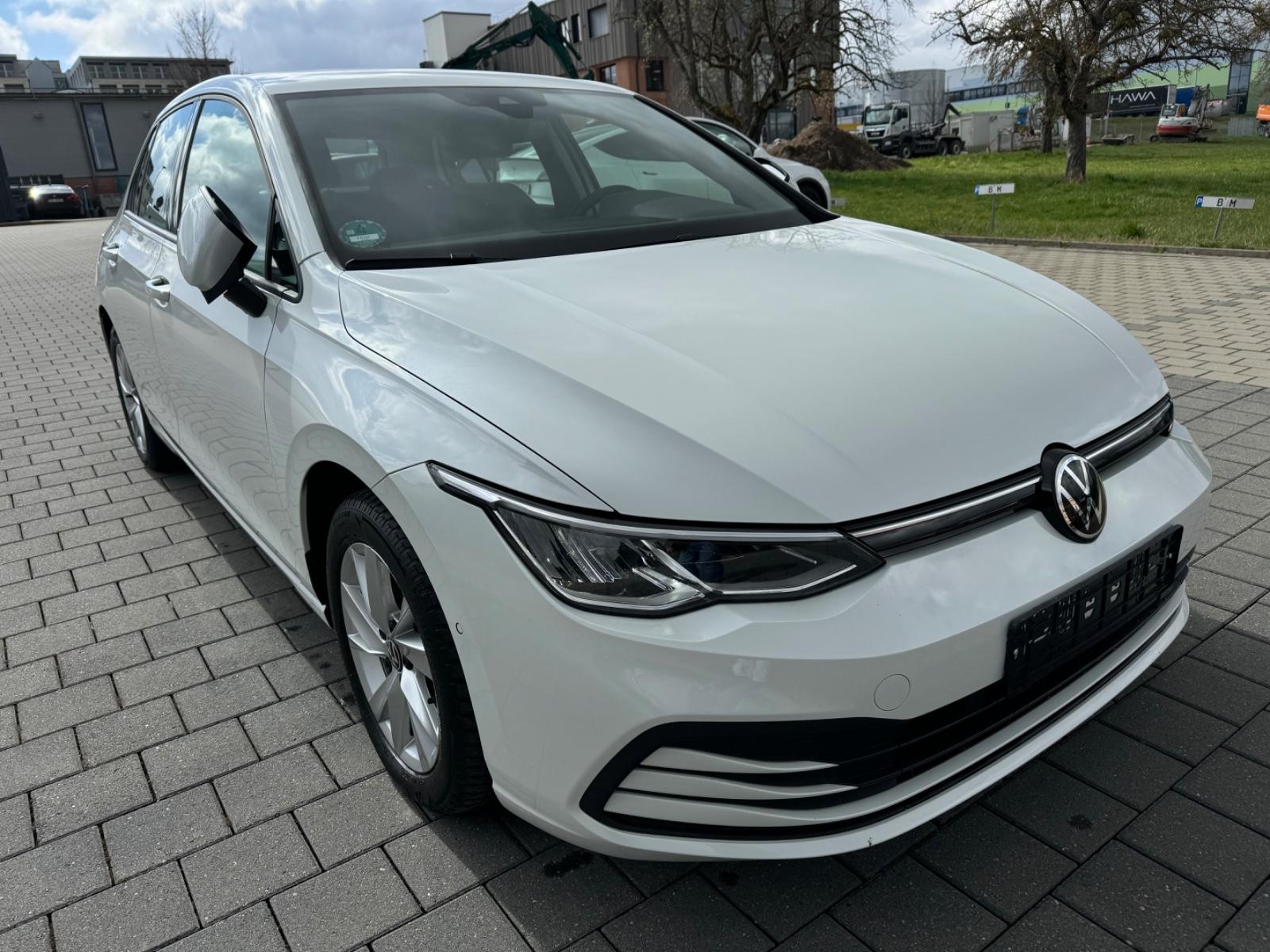 Volkswagen Golf VIII 2.0TDI Life NAVI*MTL*VIRTUELL*AHK*PDC