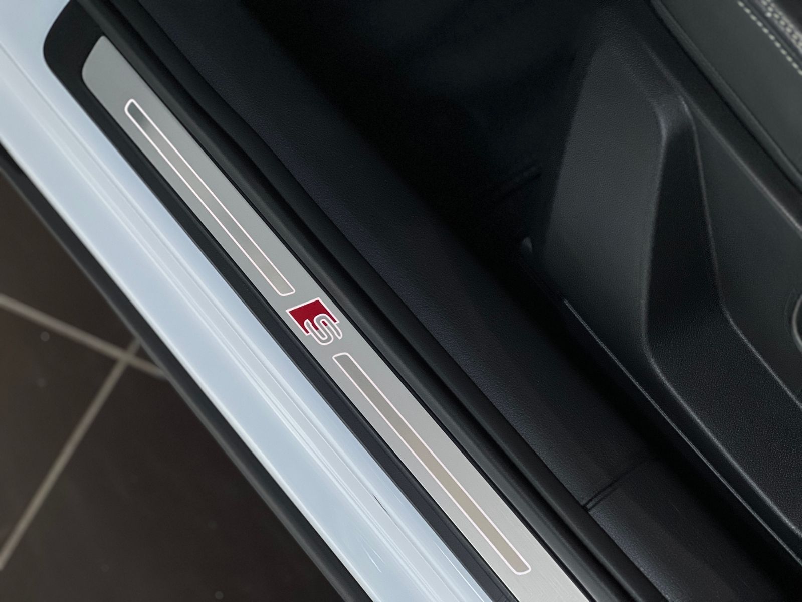 Fahrzeugabbildung Audi Q2 35 TFSI S-Tronic S Line PANO SHZ LED NAVI