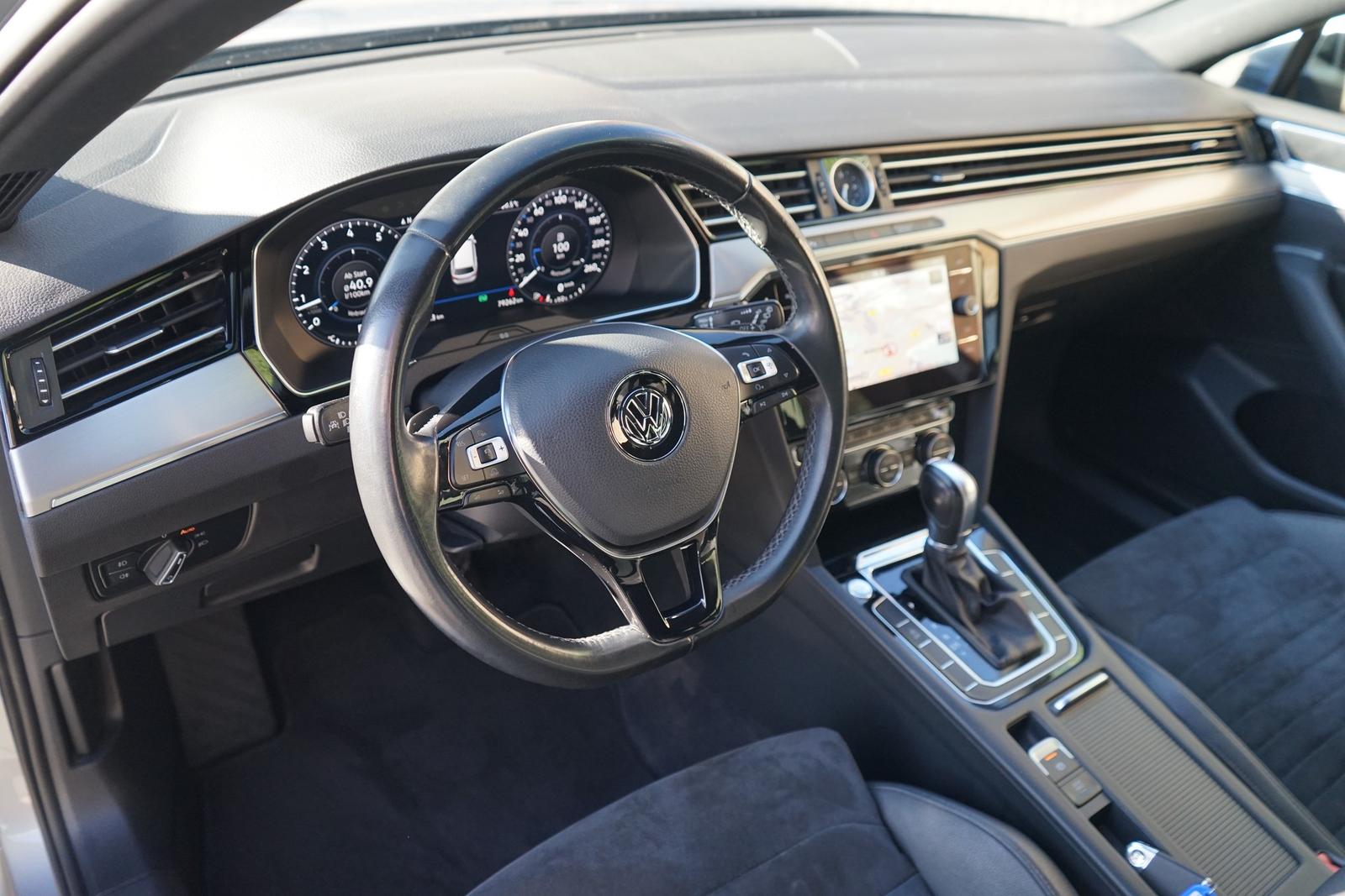 Volkswagen Passat Variant 1.8 TSI DSG R-Line LED Navi ACC