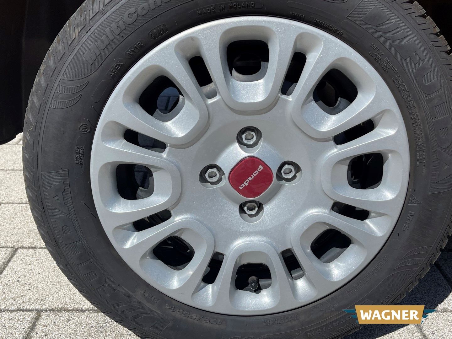 Fahrzeugabbildung Fiat Panda Hybrid Klimaanlage Isofix Tagfahrlicht