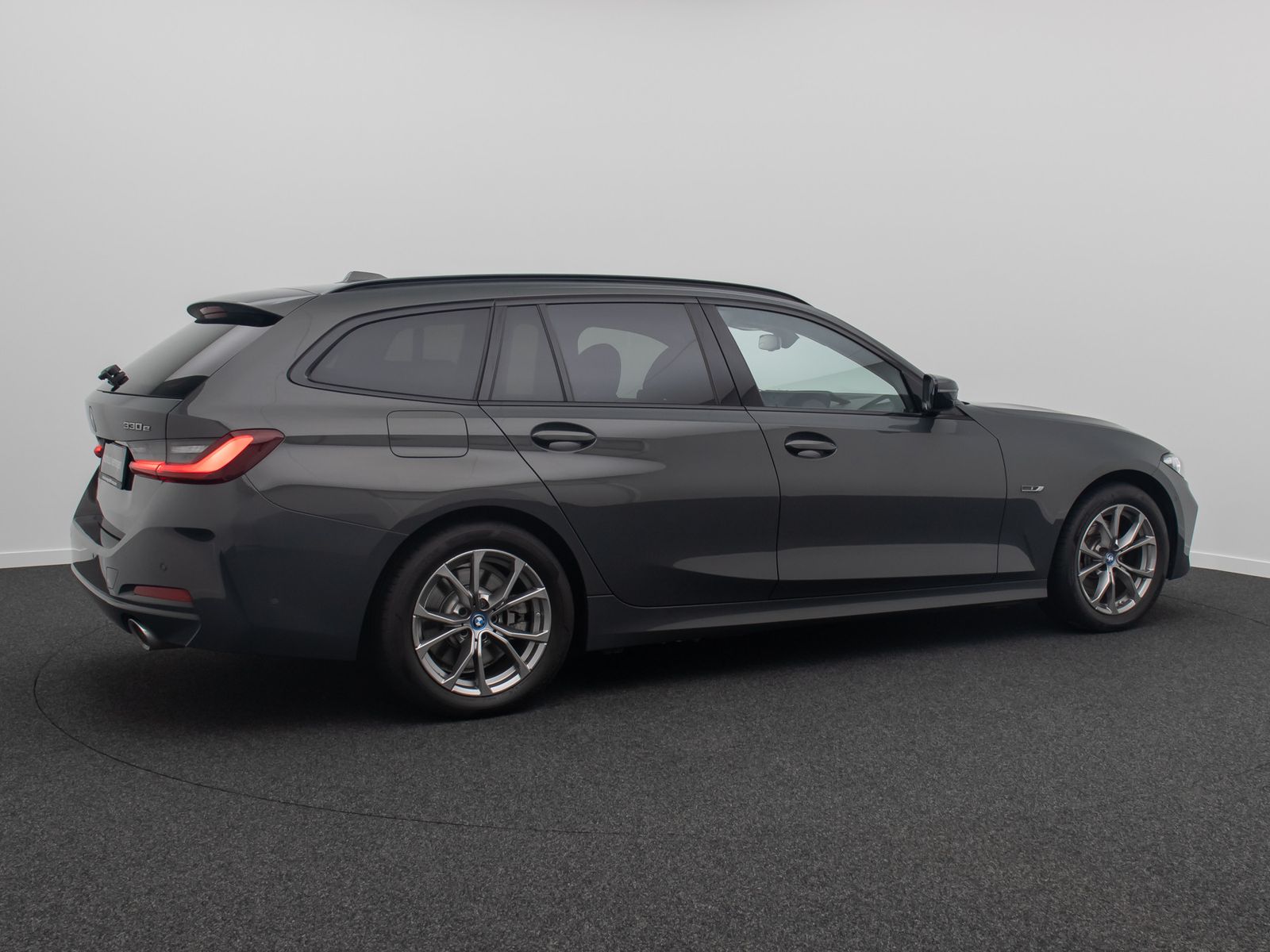 Fahrzeugabbildung BMW 330e Individual DAB HiFi Kamera Komfort Sport