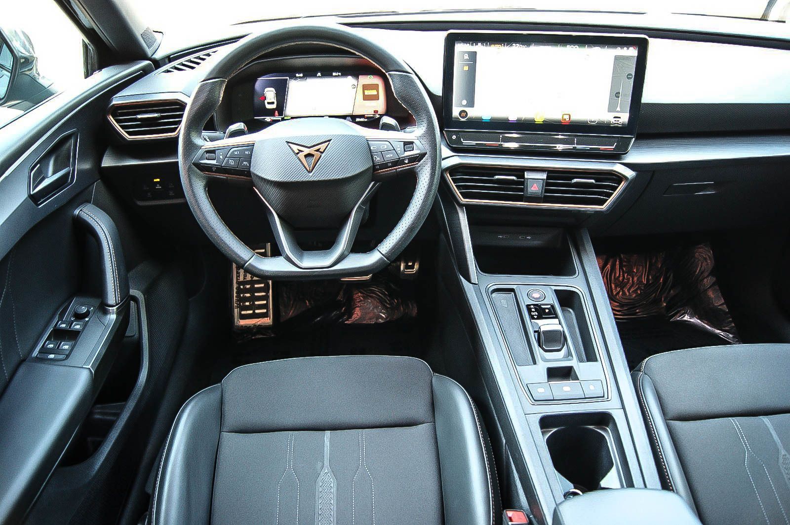 Fahrzeugabbildung CUPRA Leon Sportstourer e Hybrid DSG XL-VISION 1.HAND