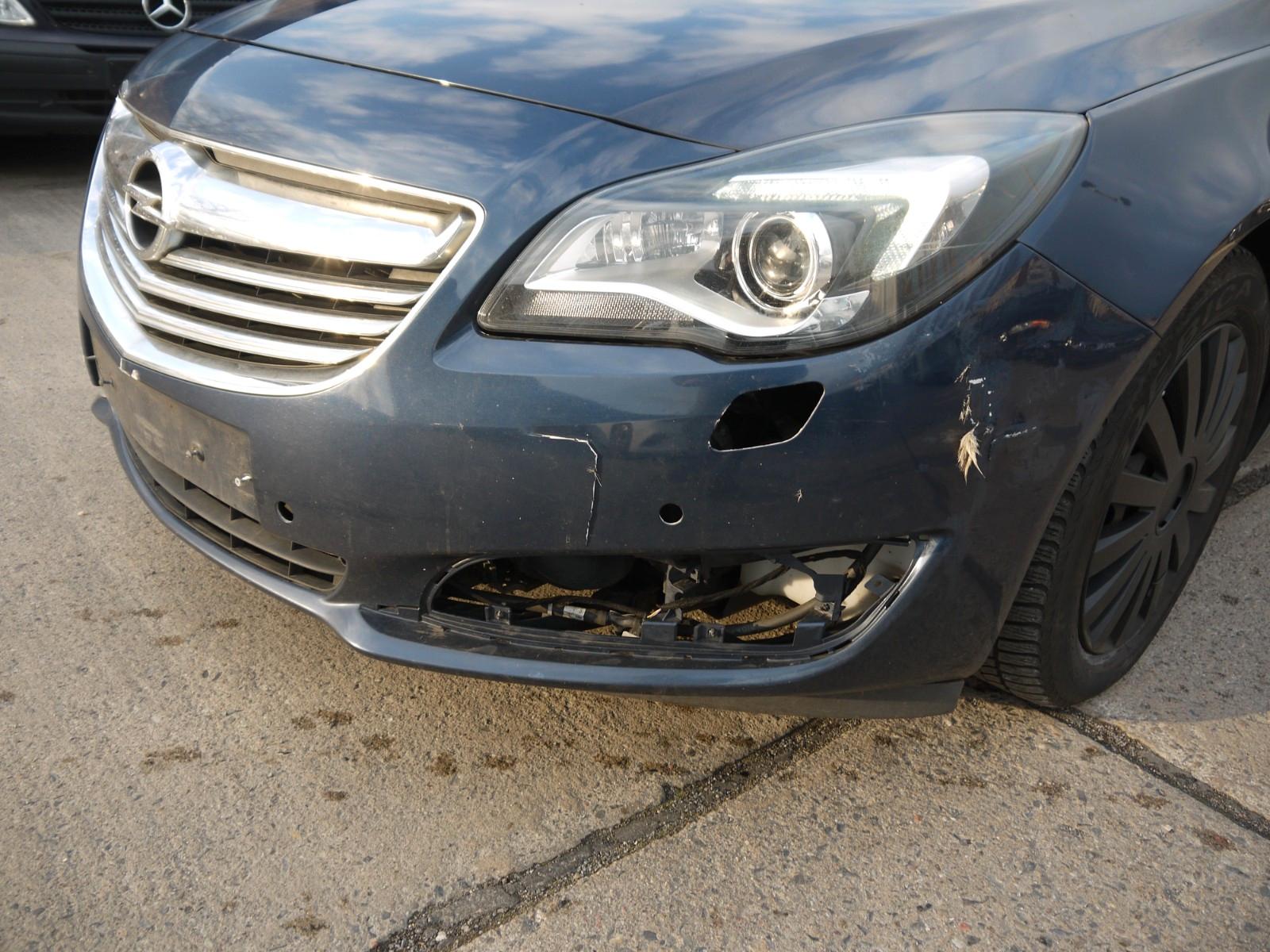 Opel Insignia 2015 — rear view
