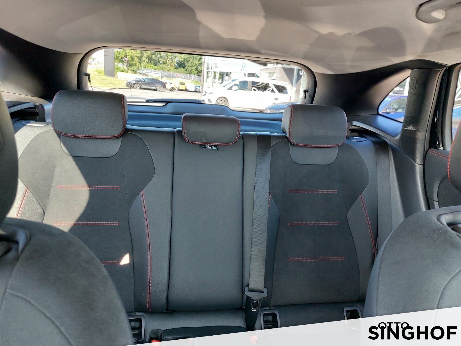 Fahrzeugabbildung Mercedes-Benz GLA 200 AMG +AHK+Rü Kam+LED+TOTW+elekt.Hecktüre