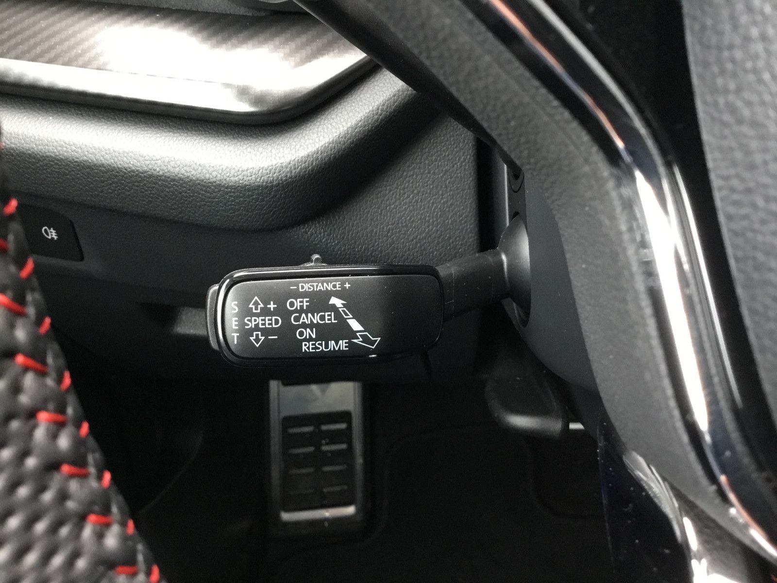 Fahrzeugabbildung SKODA Octavia 2.0 TSI DSG RS COMBI+AHK+Pano+el.Heckkla