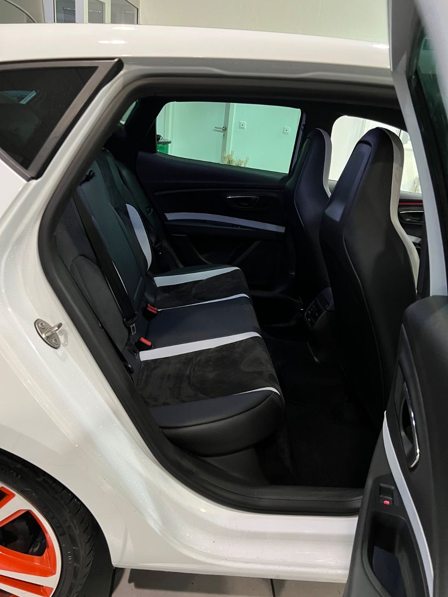 Fahrzeugabbildung SEAT Leon Cupra 290 DSG *ORANGE LINE * SCHALENSITZE *