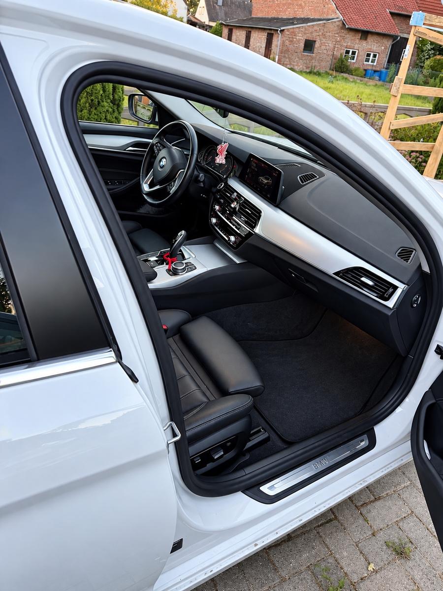 BMW 530e xDrive -iPerformance Limousine G30