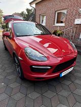 Porsche Cayenne Turbo mit neuer Approved und Service - Porsche in Dortmund