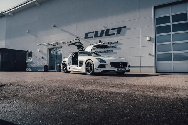 Mercedes-Benz SLS AMG Coupe mit Black Series Bodykit Umbau