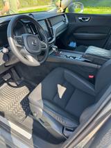 Volvo XC60 B4 Momentum Geartronic Momentum - Volvo XC60 Momentum mit Benzin-Antrieb