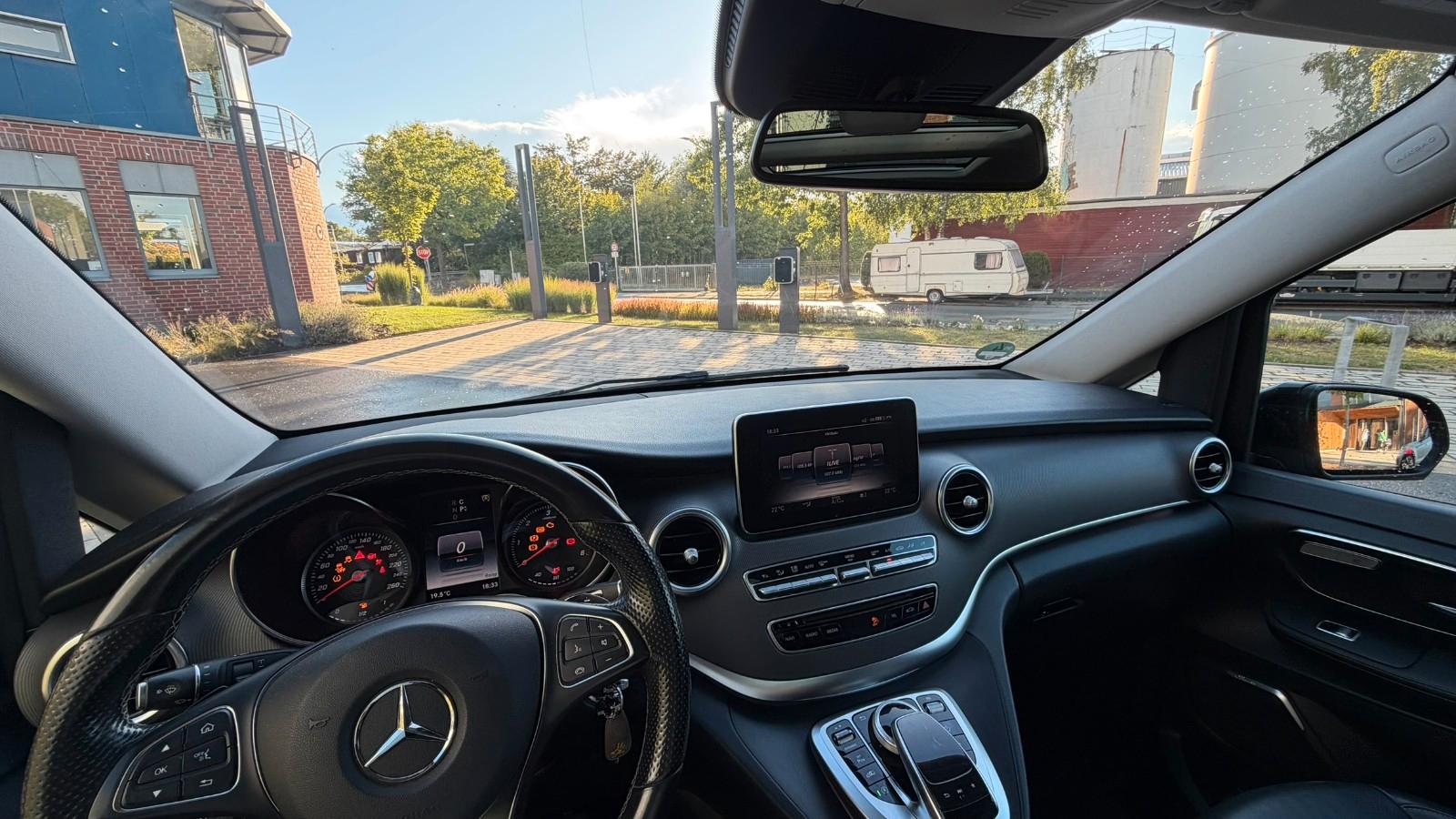 Mercedes-Benz V 250 d 4MATIC AVANTGARDE - Burmester & Panorama