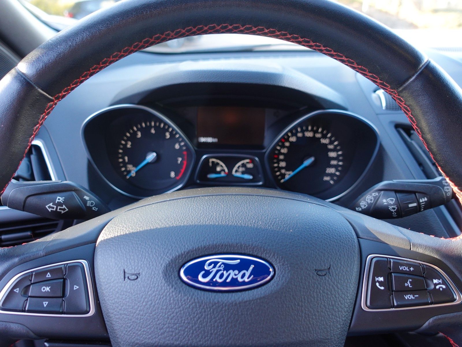 Fahrzeugabbildung Ford Kuga 1,5 EcoBoost 2x4 110kW ST-Line