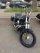 Harley-Davidson  Street Bob 2017, 19.000 km, Vivid Black  - Motorräder in Wiesbaden