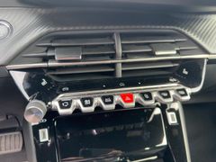 Foto Nummer 16: PEUGEOT 2008