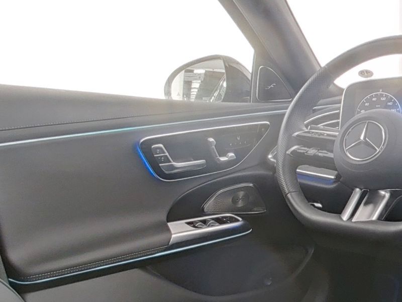 Mercedes-Benz E 300 e AMG Premium NIGHT MEMORY Digital Light foto 5