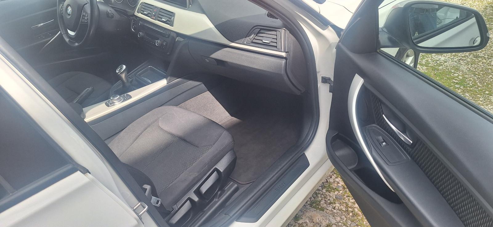 BMW 318 2012 — photo 11