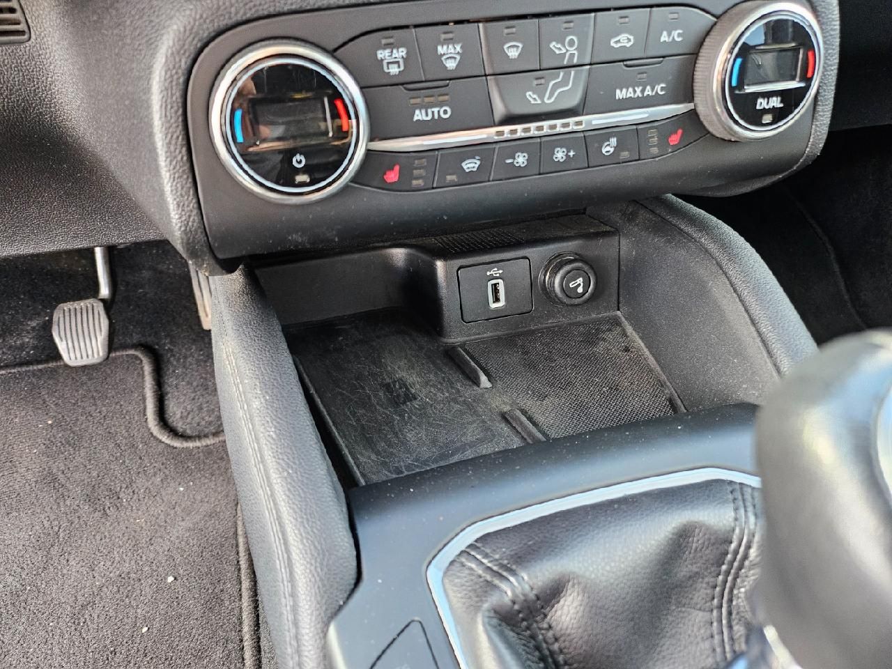 Fahrzeugabbildung Ford Focus Turnier Titanium