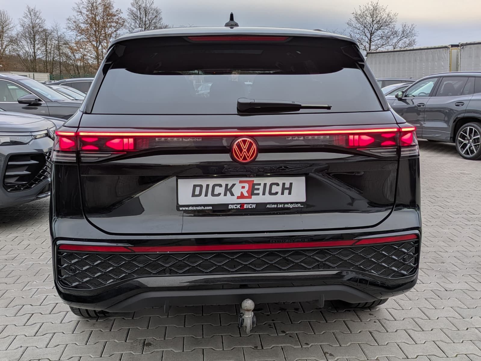 Fahrzeugabbildung Volkswagen Tayron 2.0 TDI 4M R-Line BLACK*7Si*MATRIX*PANO