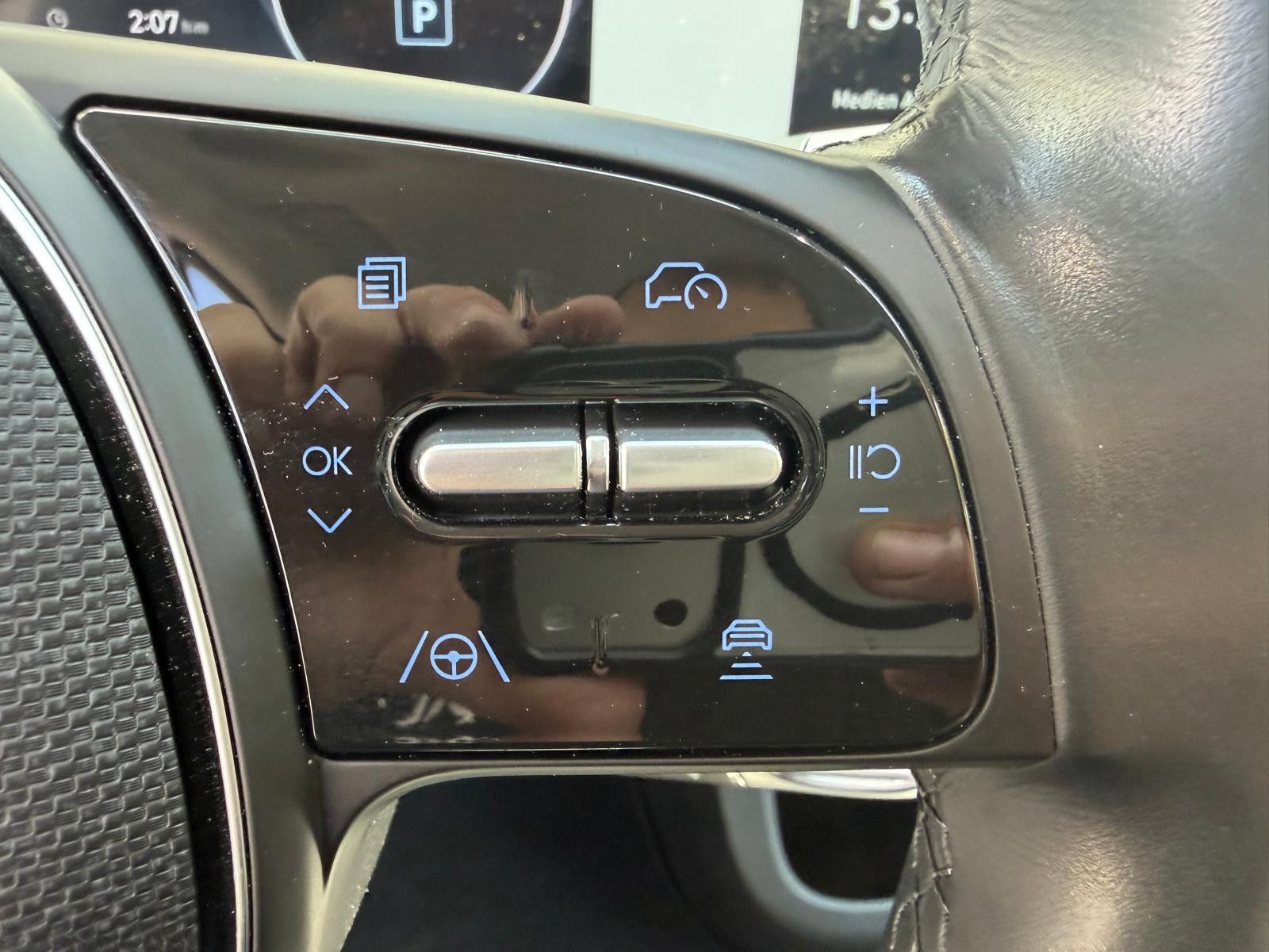 Fahrzeugabbildung Hyundai Ioniq 5 Uniq 4WD RELAX+HEAD+LED+SOLAR+360+ACC+WP