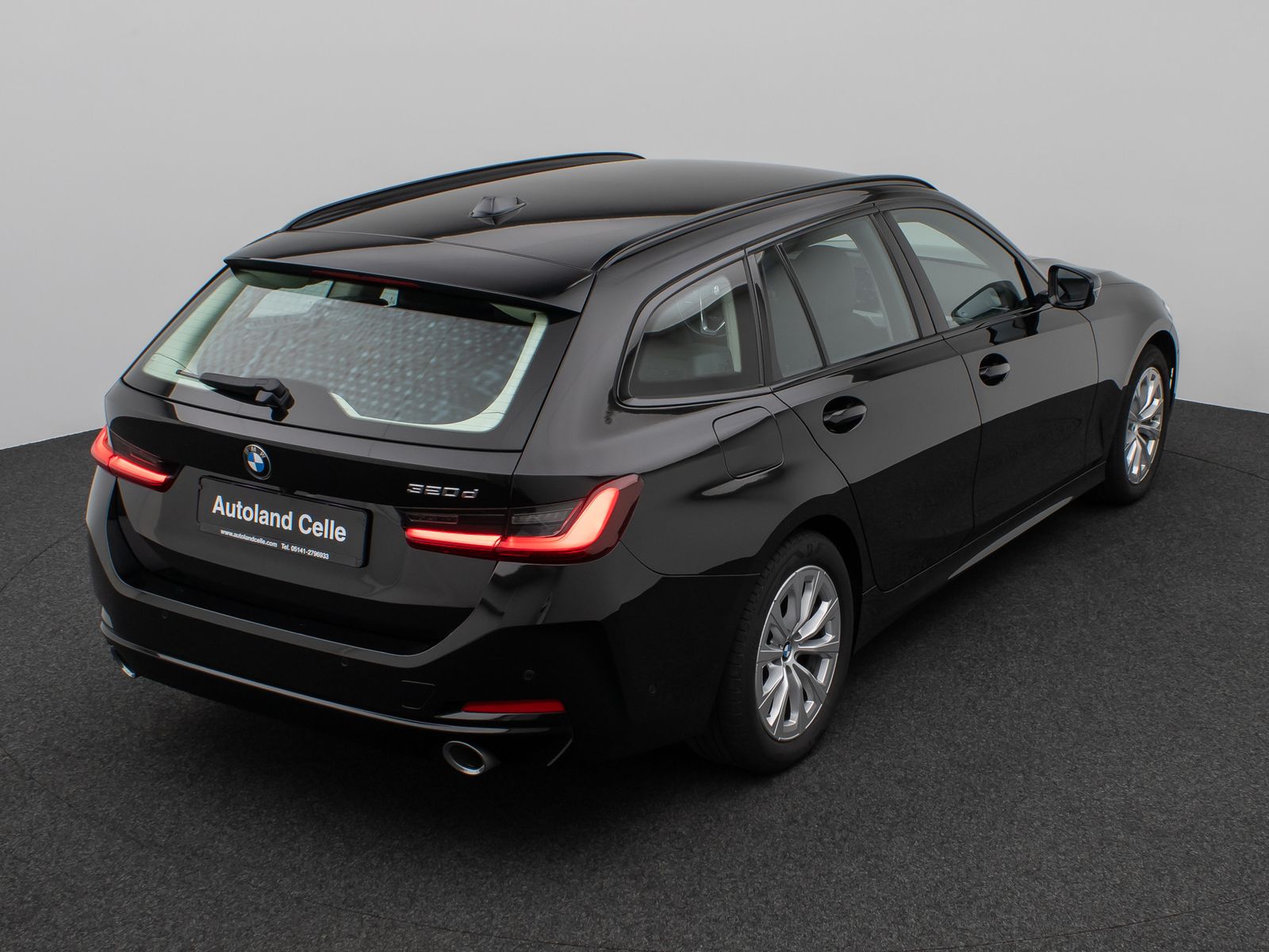 Fahrzeugabbildung BMW 320d Kamera DAB HUD Lenkradheizung Alarm Sport