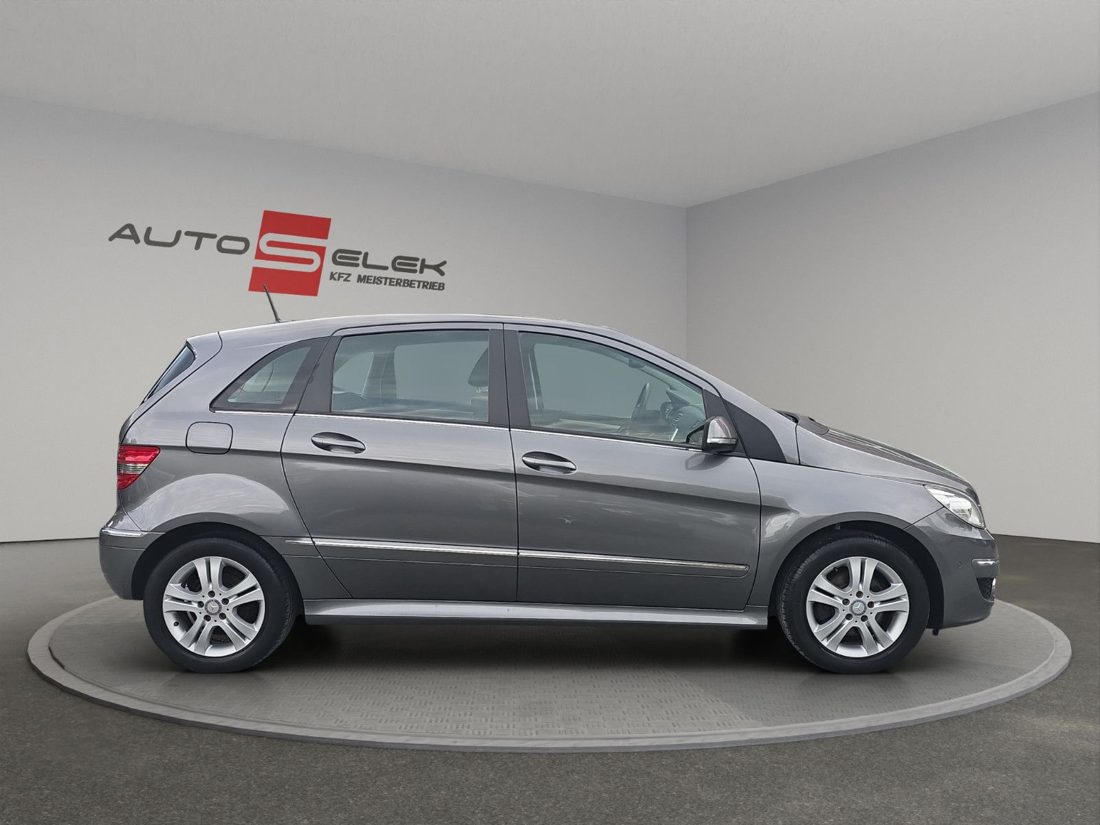 Fahrzeugabbildung Mercedes-Benz B -Klasse 200 AUTOMATIK SERVICE NEU TEMP KLIMA