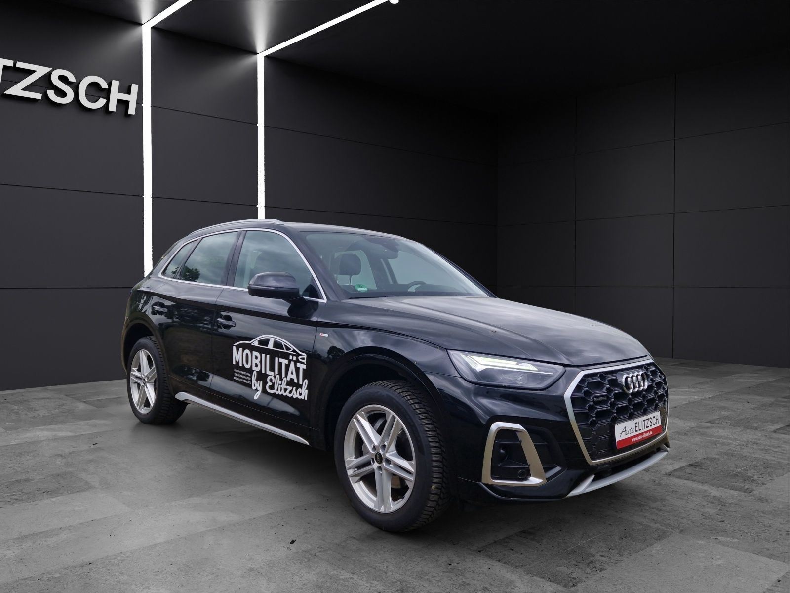 Fahrzeugabbildung Audi Q5 40 TDI quattro S line Navi RearView