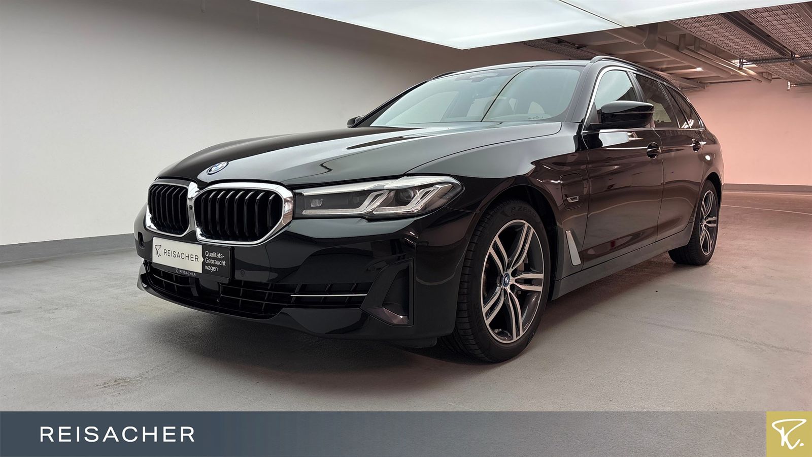 BMW 530e A Touring,Pano,AHK,DAProf,HeadUp,ParkAs+