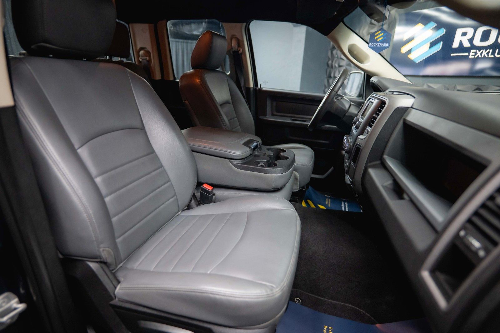 Fahrzeugabbildung Dodge RAM 3.6 V6 4x4 LONGBED Offroad *LPG*6 Sitze*