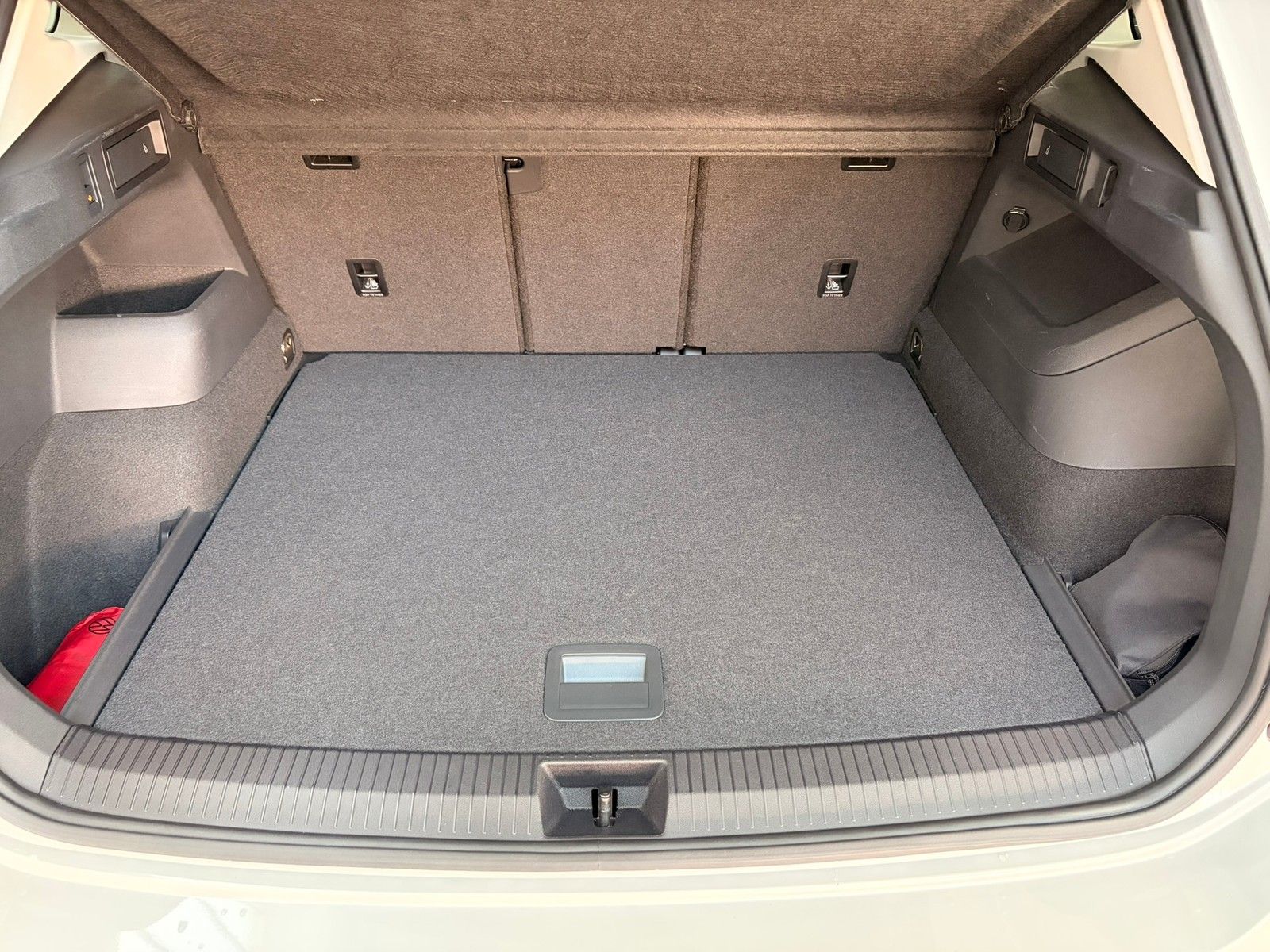 Fahrzeugabbildung Volkswagen Tiguan Elegance 1.5 eTSI DSG +ACC +IQ.Light +AHK